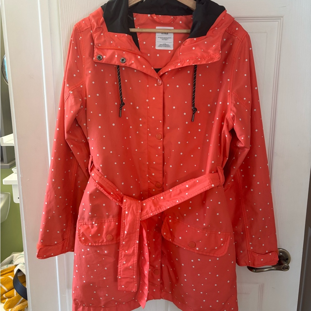 Helly Hansen breathable raincoat. Coral white dot.